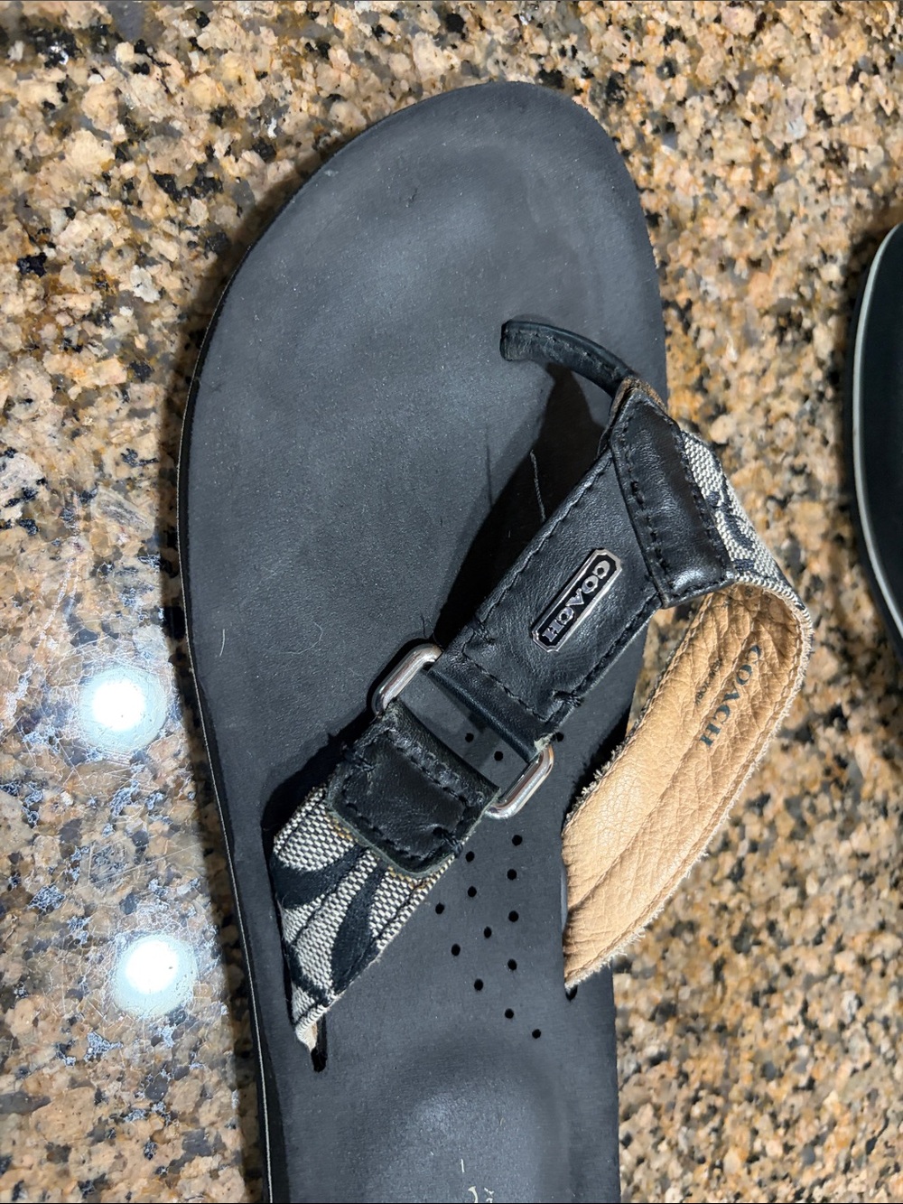 Coach Black and Tan Logo Thong Sandals Size 8 - Picture 7 of 11